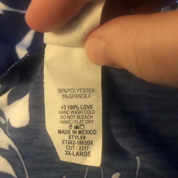 SET A DIFFERENT TONE BLUE FLORAL TANK TOP - NWOT - Picture 7 of 7